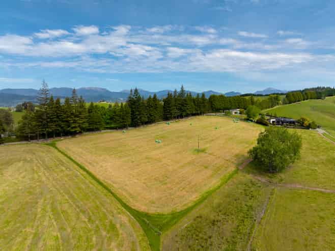 182 Malling Road, Redwood Valley