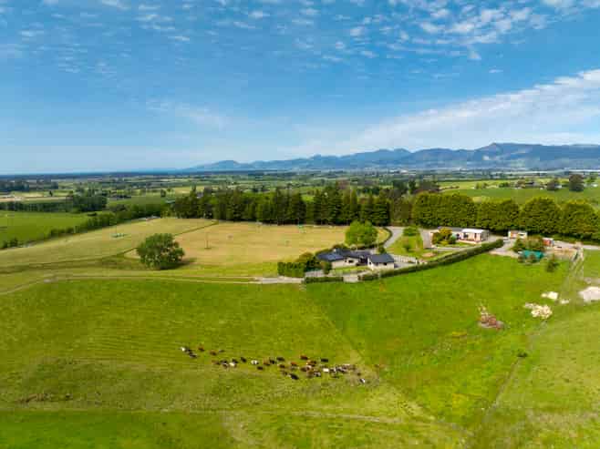 182 Malling Road, Redwood Valley