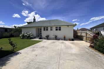 735 Ngaio Street, Mahora