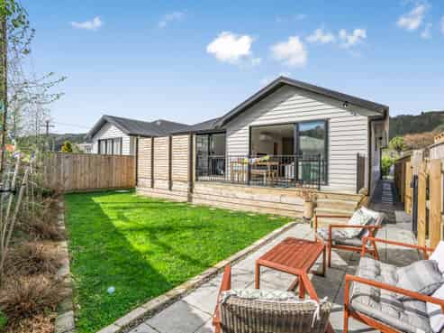 2/5 Westminster Road, Wainuiomata