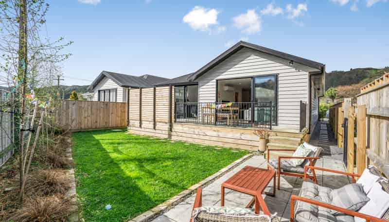 2/5 Westminster Road, Wainuiomata