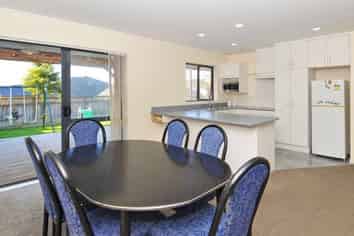 32 Earnslaw Crescent, Clover Park