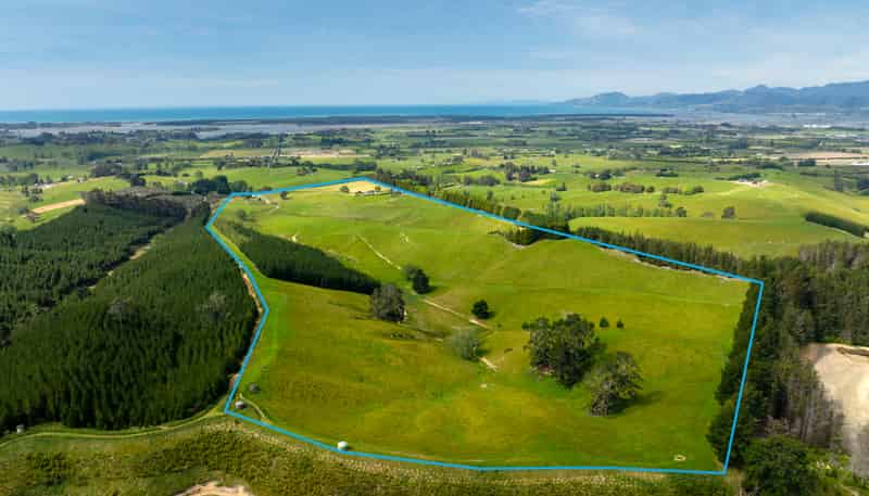 182 Malling Road, Redwood Valley