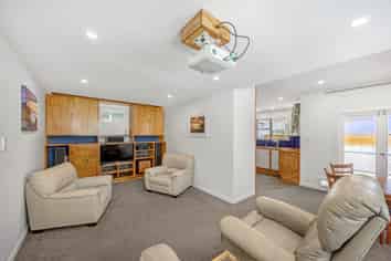 73 Happy Valley Rd, Owhiro Bay