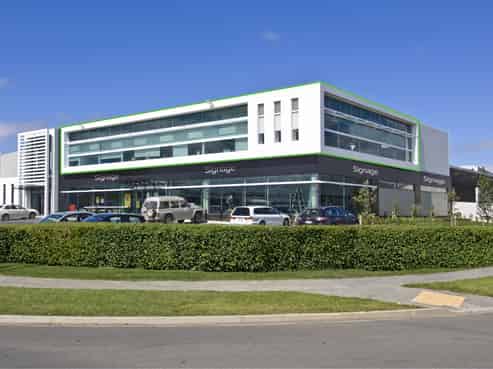 QUALITY OFFICE WITH 25 CAR PARKS
