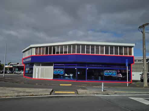 Be Seen By Thousands Every Day!