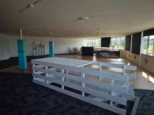 Be Seen By Thousands Every Day!