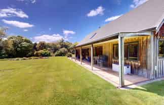 1046 Queen Street, Levin