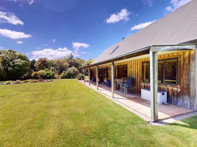 1046 Queen Street, Levin