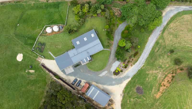 1214 Oruru Road, Peria