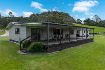 1214 Oruru Road, Peria