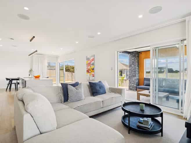 2 Tauwaka Crescent, Riverhead