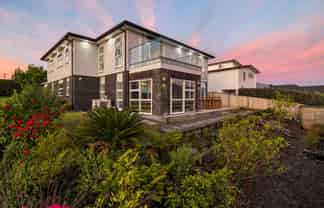 2 Tauwaka Crescent, Riverhead
