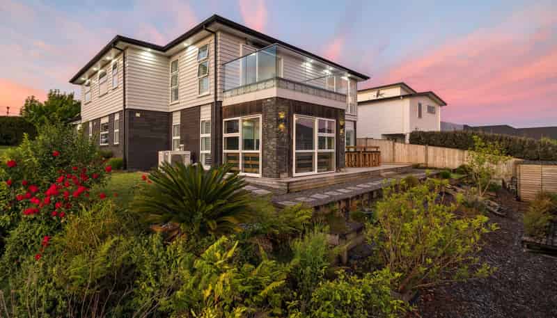 2 Tauwaka Crescent, Riverhead