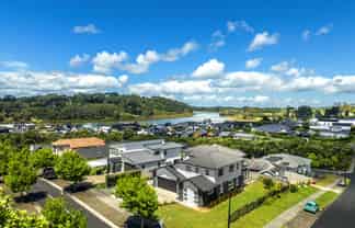 2 Tauwaka Crescent, Riverhead