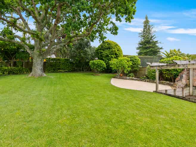 6 Seabreeze Road, Narrow Neck