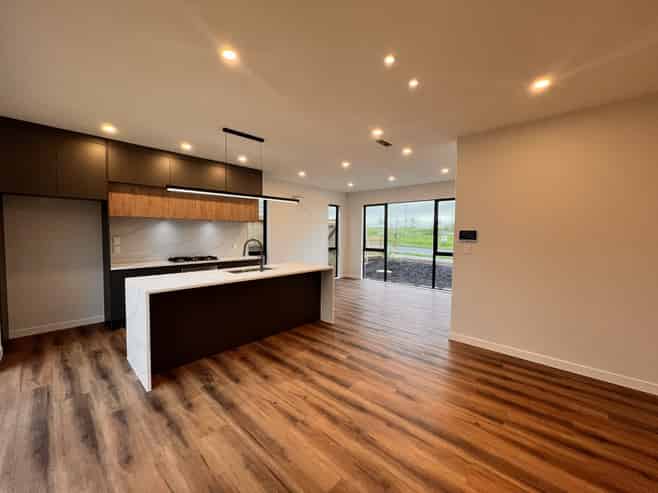 10 Kobe Street, Karaka