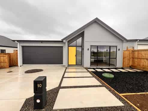 10 Kobe Street, Karaka