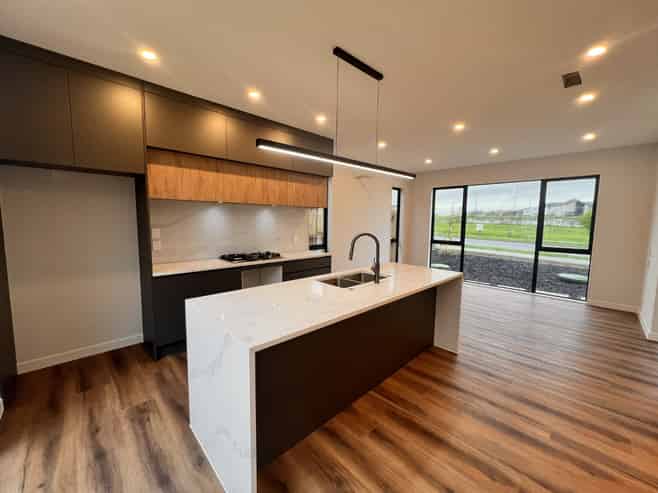 10 Kobe Street, Karaka