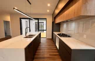 10 Kobe Street, Karaka