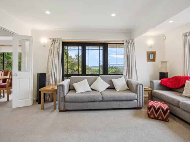 31 Attwood Road, Paremoremo