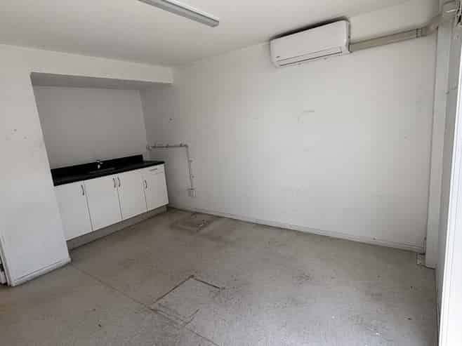 Affordable industrial warehouse available now