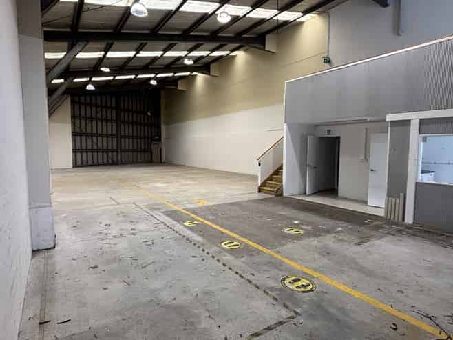 Affordable industrial warehouse available now
