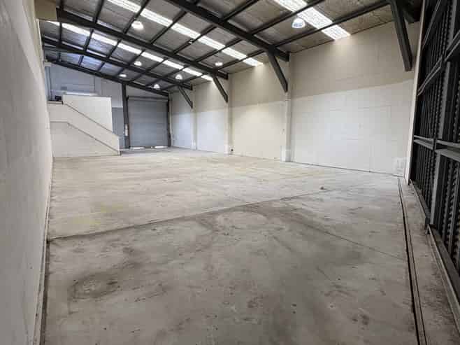 Affordable industrial warehouse available now