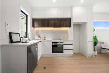 8 Clensmore Place, Torbay