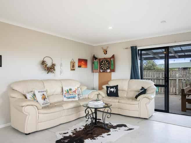 16 Te Kiri Street, Himatangi Beach