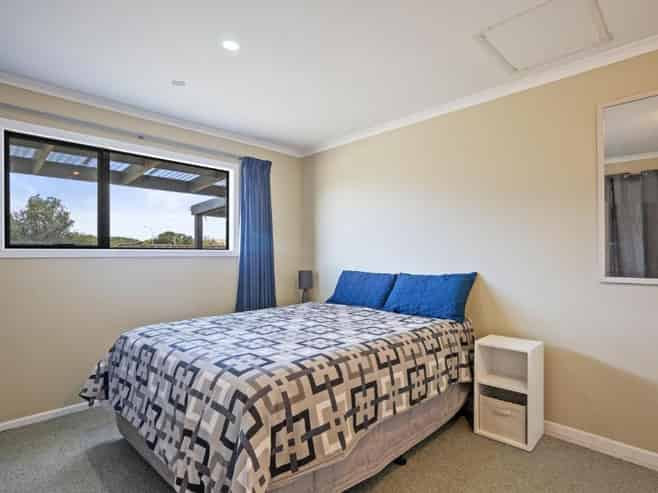 16 Te Kiri Street, Himatangi Beach