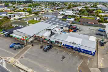 Shopping Centre On SH1