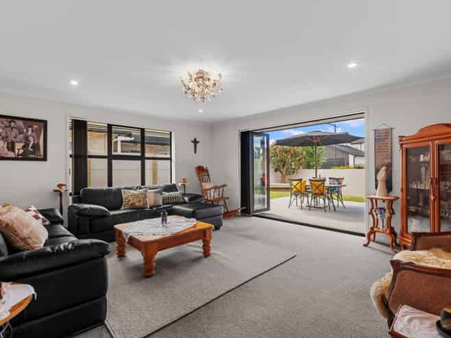 40 Oceania Sands Way, Papamoa Beach