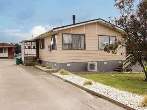 4 Perkins Street, Tisbury