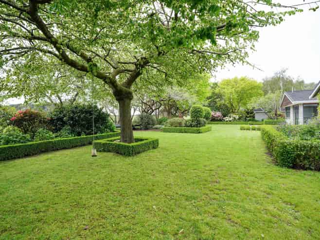 100 Leonard Road, West Plains