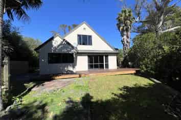 142 Upper Harbour Drive, Greenhithe