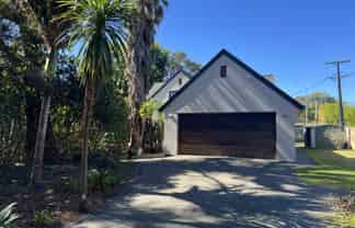 142 Upper Harbour Drive, Greenhithe