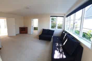 96 Reynolds Street, Taita