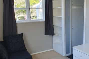 96 Reynolds Street, Taita