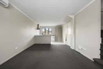 8/202 Old Farm Road, Hamilton East