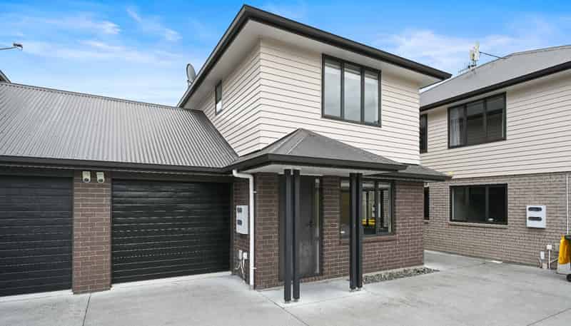 8/202 Old Farm Road, Hamilton East