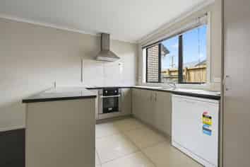 8/202 Old Farm Road, Hamilton East