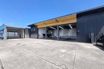 TREMAINE AVE CORNER SITE - OWN & OCCUPY