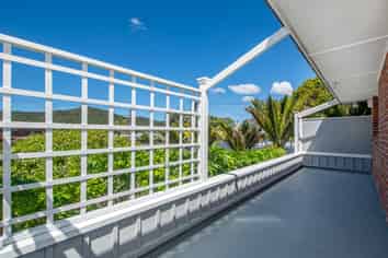 8 Lupton Avenue, Kensington