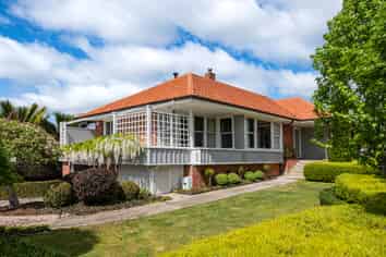 8 Lupton Avenue, Kensington