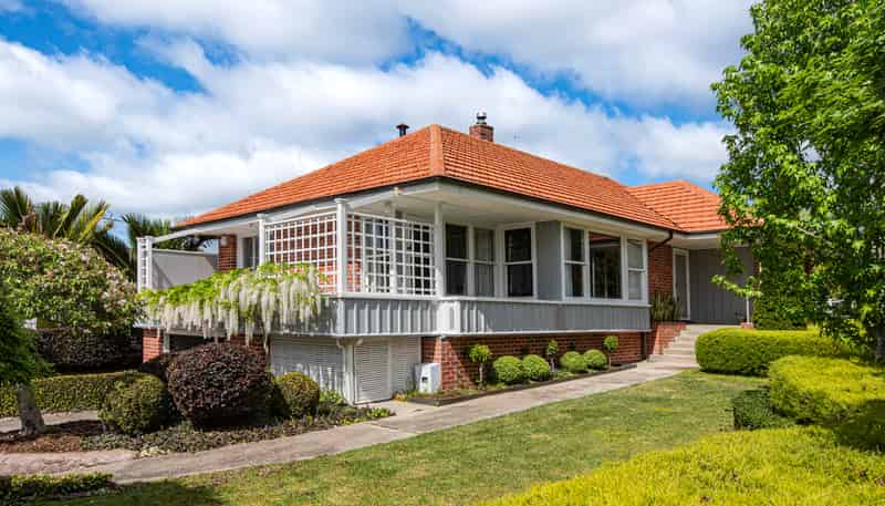 8 Lupton Avenue, Kensington