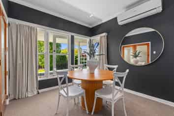 8 Lupton Avenue, Kensington