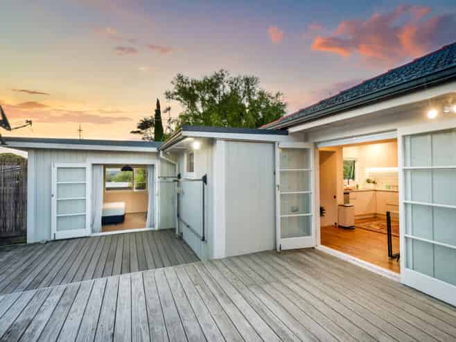 1/75 Atkinson Road, Titirangi