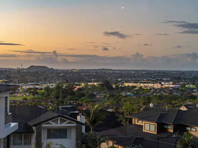 45 Armstrong Farm Drive, East Tamaki Heights