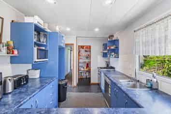 60 Forest Hill Road, Henderson